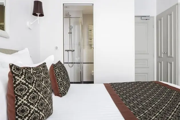 Standard Single room - Complimentary soft minibar, courtesy tray, Chromecast - Snacks, digital press