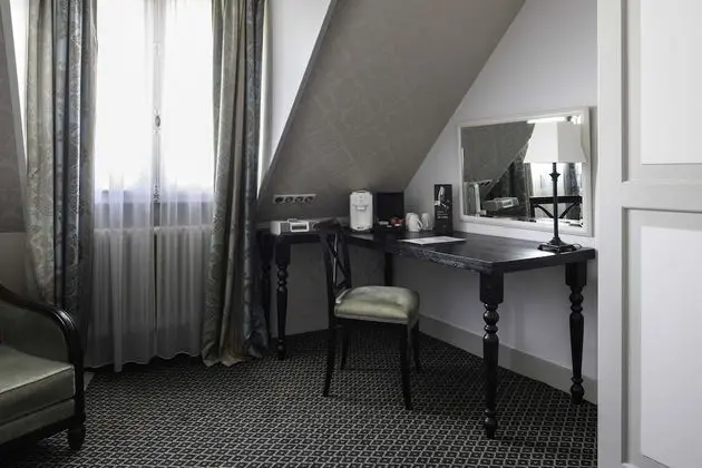 Triple room - Complimentary soft minibar, courtesy tray, Chromecast - Snacks and digital press