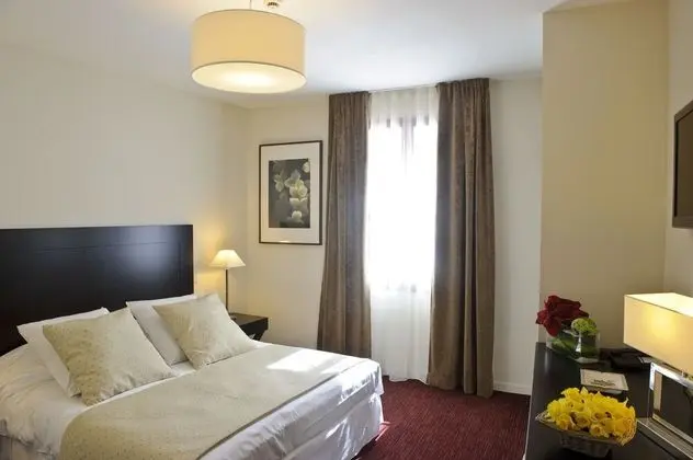 Standard Tek Büyük Yataklı Oda