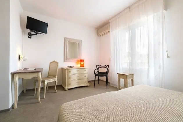 Comfort Tek Büyük Yataklı Oda