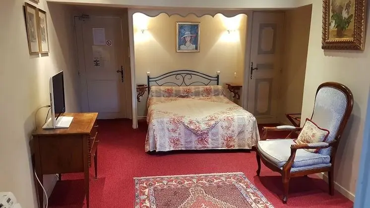 Basic Tek Büyük veya İki Ayrı Yataklı Oda
