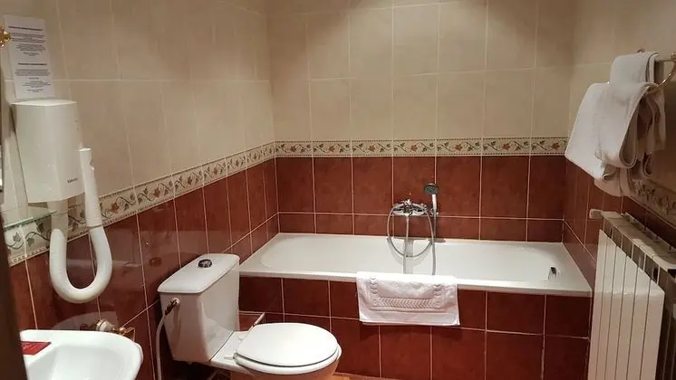 Basic Tek Büyük veya İki Ayrı Yataklı Oda
