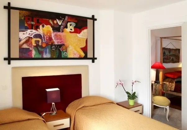 Family Oda, Bağlantılı Odalar