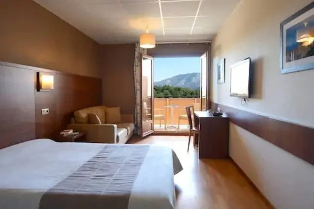 Üç Kişilik Oda