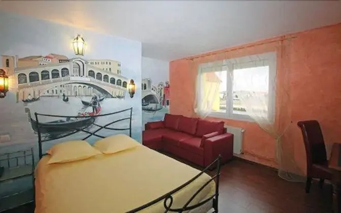 Comfort Tek Büyük Yataklı Oda