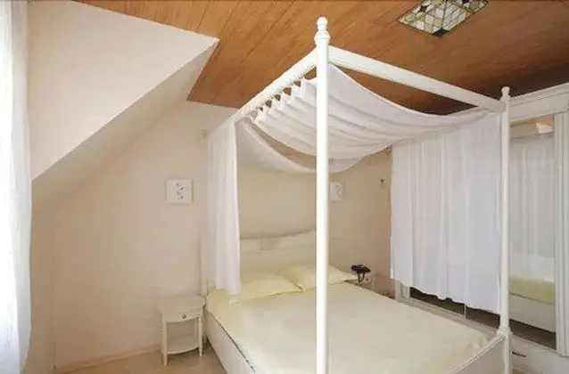 Comfort Tek Büyük Yataklı Oda