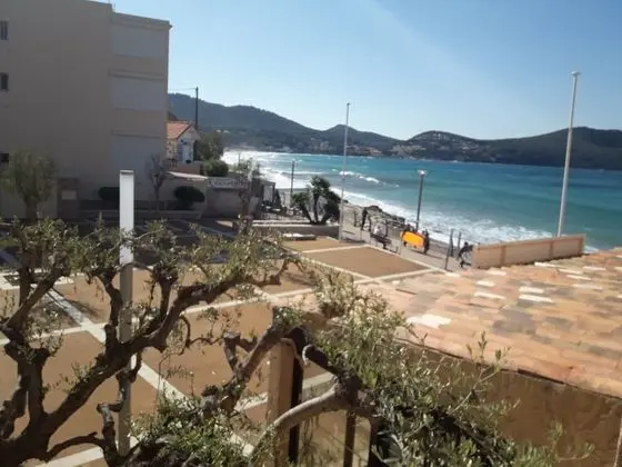 Dört Kişilik Oda, Banyolu/Duşlu, Kısmi Deniz Manzaralı