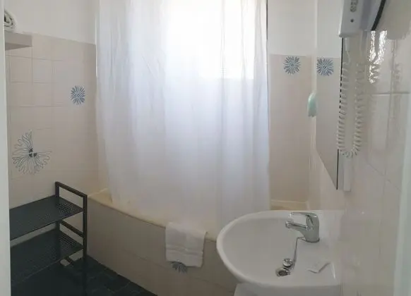 Superior Tek Büyük Yataklı Oda, Banyolu/Duşlu, Deniz Manzaralı (avec Balcon )