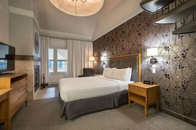 Junior Süit, 2 Büyük (Queen) Boy Yatak, Şömine