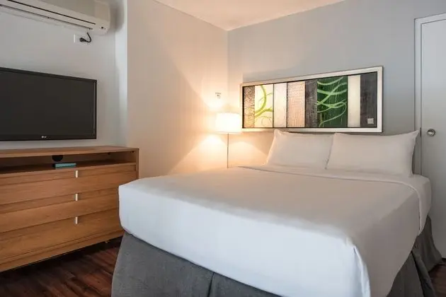 Junior Süit, 2 Büyük (Queen) Boy Yatak, Şömine