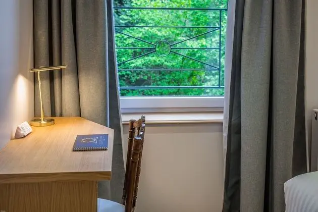 Standard Oda, Ek Bina