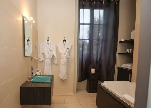 Deluxe Tek Büyük Yataklı Oda (Plus)
