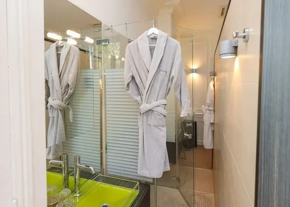 Deluxe Tek Büyük Yataklı Oda (Plus)