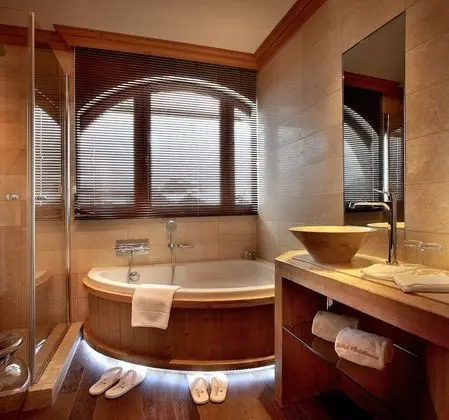 Deluxe Tek Büyük veya İki Ayrı Yataklı Oda, Dağ Manzaralı