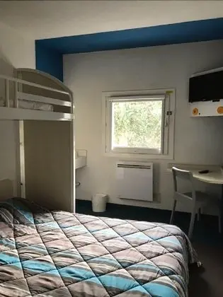 Üç Kişilik Oda, Ortak Banyo