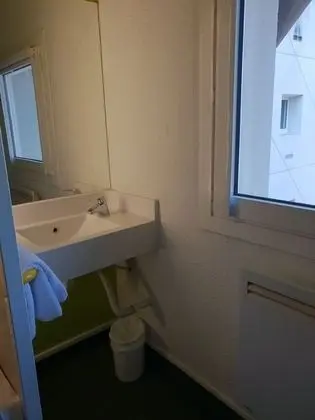 Üç Kişilik Oda, Ortak Banyo