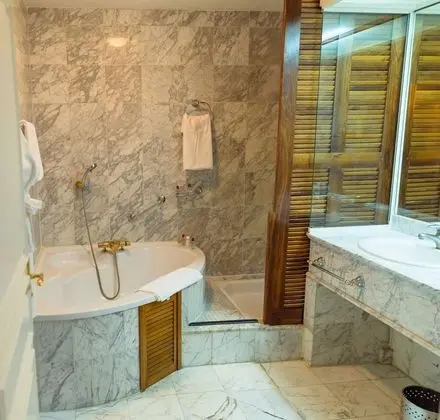 Deluxe Oda, 1 En Büyük (King) Boy Yatak, Sigara İçilmez, Şehir Manzaralı