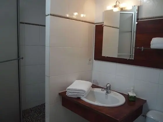 Üç Kişilik Oda