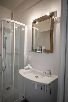 Tek Büyük Yataklı Oda, Avlu Manzaralı, Avlu
