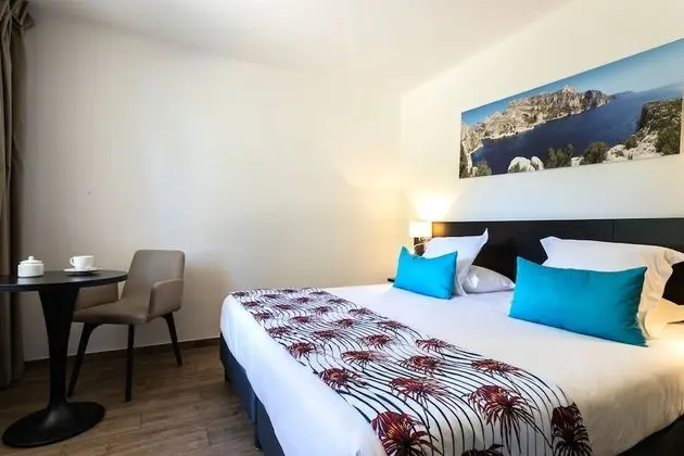 Superior Oda, Kısmi Deniz Manzaralı