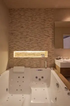 Junior Süit, Havuz Manzaralı, Havuz Kenarı