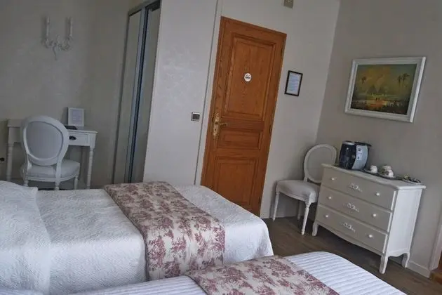 Üç Kişilik Oda
