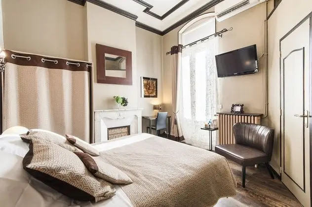 Comfort Tek Büyük Yataklı Oda