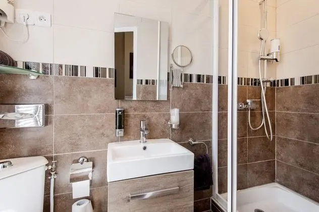 Comfort Tek Büyük Yataklı Oda