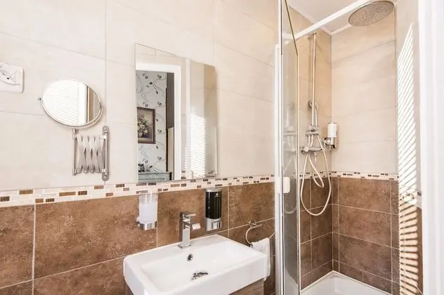 Comfort Tek Büyük Yataklı Oda