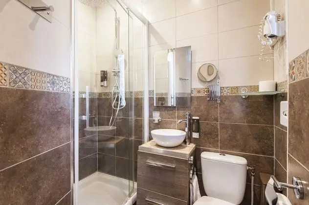 Standard Tek Büyük Yataklı Oda