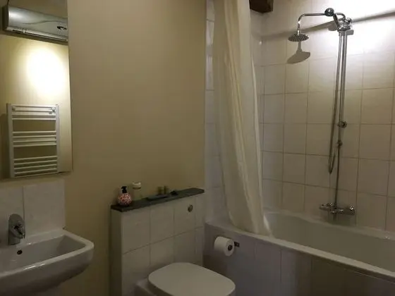 İki Ayrı Yataklı Oda, Avlu Manzaralı (The Courtyard Room)