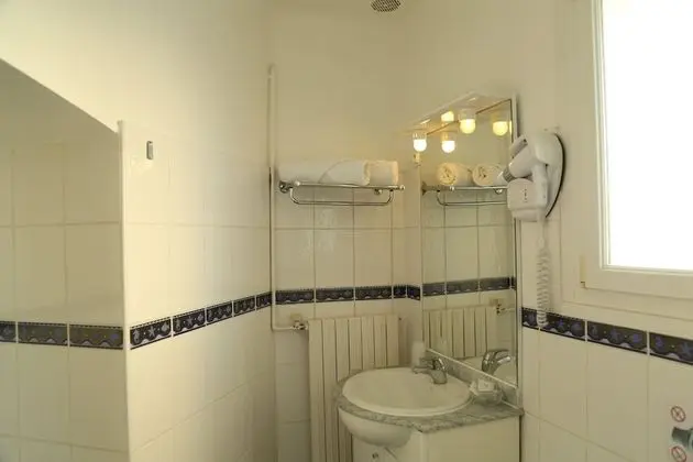 Superior Tek Büyük Yataklı Oda (Climatisation)