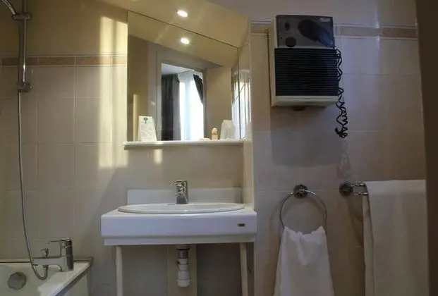 Classic Tek Büyük Yataklı Oda