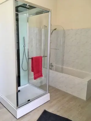 Premium Tek Büyük Yataklı Oda, Banyolu/Duşlu, Bahçe Manzaralı (Large Room )