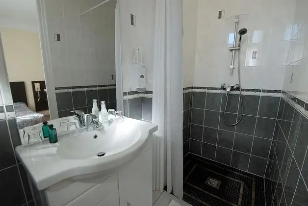 Standard Üç Kişilik Oda