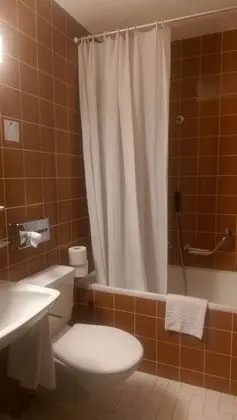 Tek Büyük veya İki Ayrı Yataklı Oda, Dağ Manzaralı