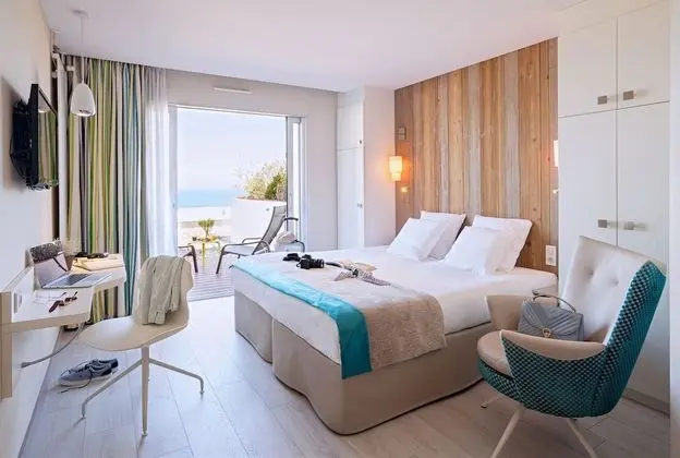 Deluxe Tek Büyük Yataklı Oda, Teras, Deniz Manzaralı
