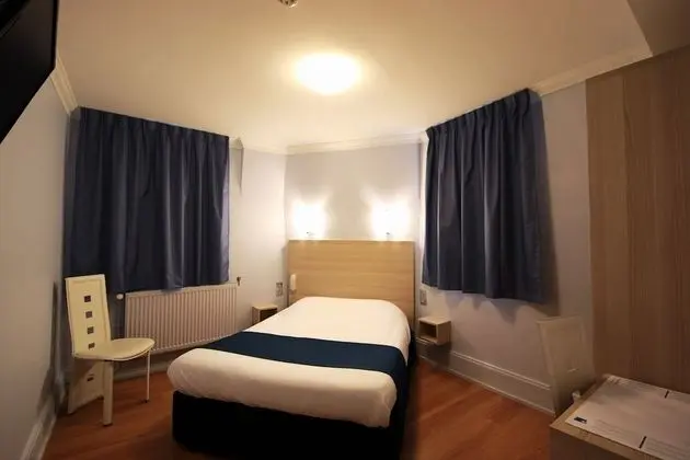 Comfort Tek Büyük Yataklı Oda