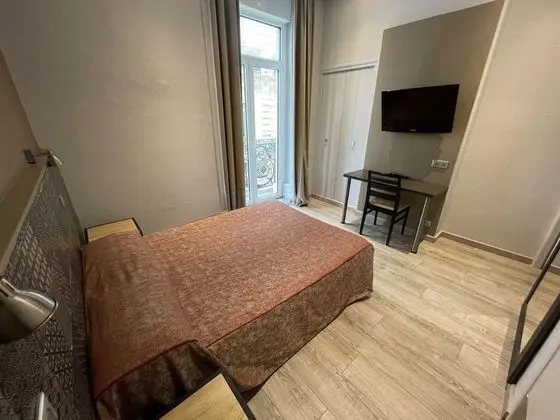 Tek Büyük Yataklı Oda