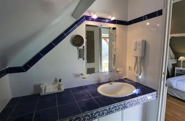 Family Tek Büyük Yataklı Oda