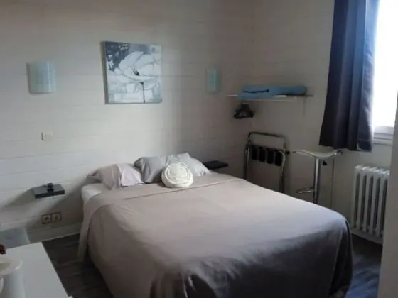 Basic Tek Büyük Yataklı Oda