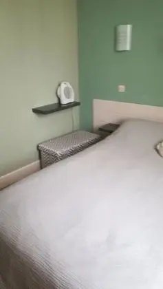 Basic Tek Büyük Yataklı Oda