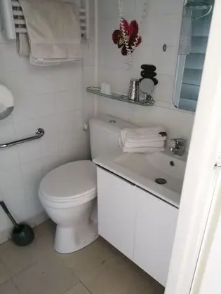 Basic Tek Büyük Yataklı Oda