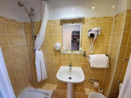Comfort Tek Büyük Yataklı Oda