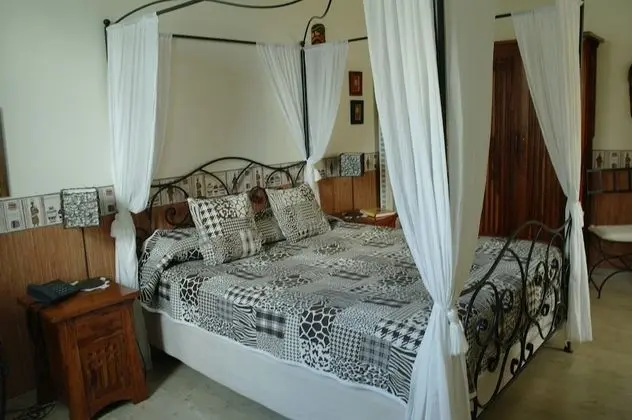 Comfort Tek Büyük Yataklı Oda