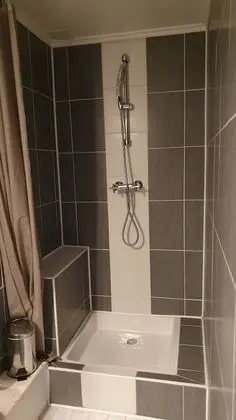 Tek Büyük Yataklı Oda, Zemin Kat