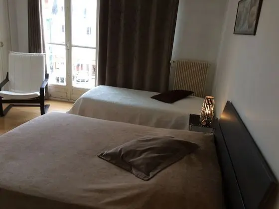 Üç Kişilik Oda, Balkon