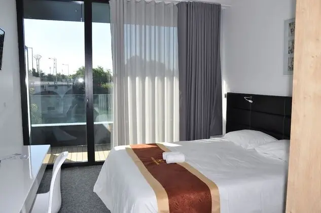 Tek Büyük Yataklı Oda, Balkon