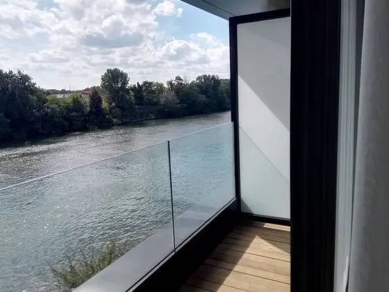 Tek Büyük Yataklı Oda, Balkon