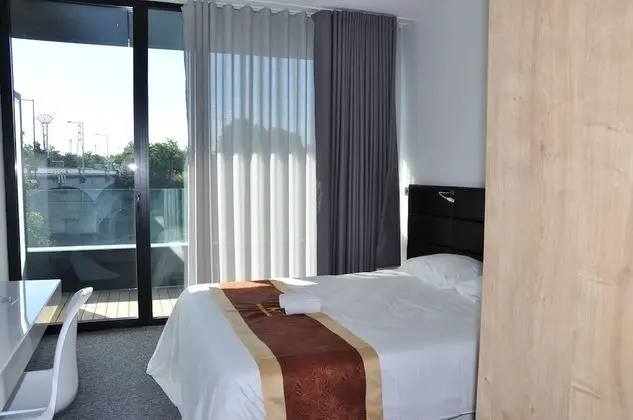 Tek Büyük Yataklı Oda, Balkon